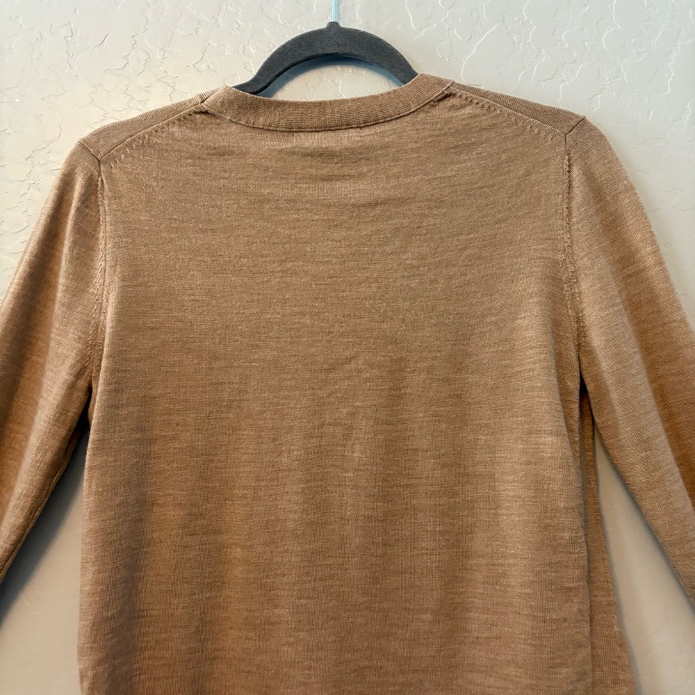 Banana Republic camel tan extra fine merino wool sweater petite medium - Picture 13 of 16